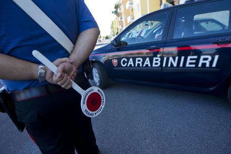 Genova, due senegalesi feriscono un carabiniere con un cacciavite