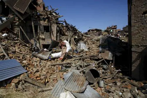 Nepal, tragedia senza fine: trovati i corpi di due italiani