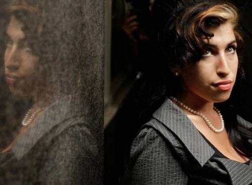 Il padre di Amy Winehouse: "Pensava di essere incinta"