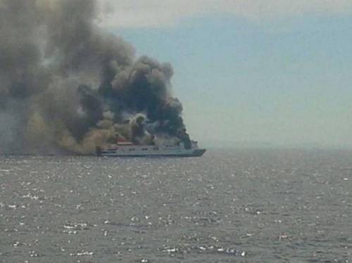 Incendio su nave italiana al largo di Palma di Majorcai