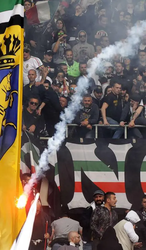 Tavecchio-Alfano, è ping pong sulla bomba carta di Torino