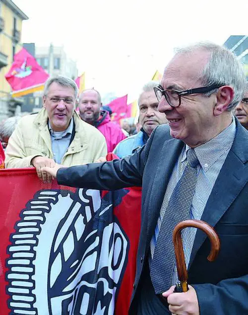 Il Leoncavallo resta abusivo Dimissioni e caos a sinistra