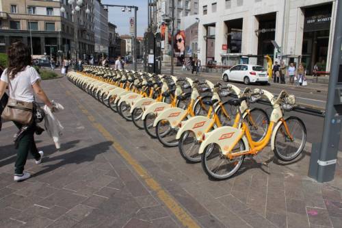 Crollo per taxi e bike sharing. A Malpensa 2.388 passeggeri