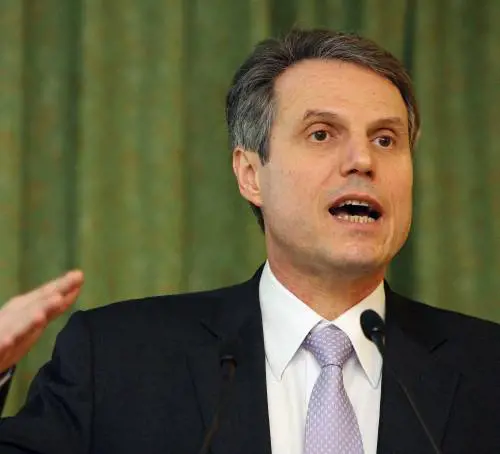 St affonda in Borsa: conti sotto le attese