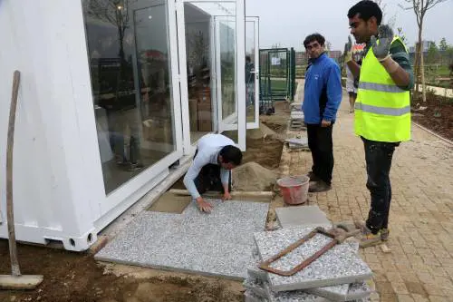 Expo, degrado all'ingresso di Cascina Merlata