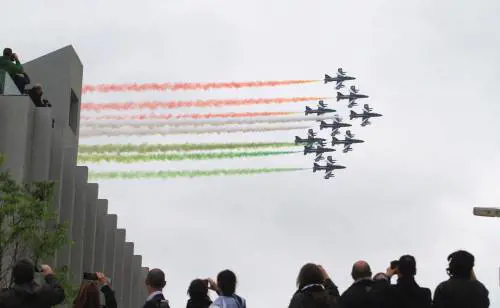 Le Frecce Tricolori inaugurano Expo 2015