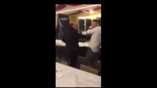 Candidato sindaco picchia un collaboratore