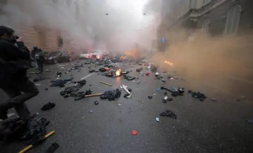 La trattativa Stato-black bloc