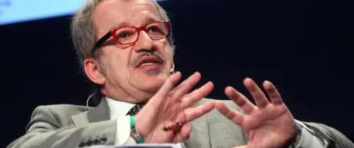 Ora la procura di Milano vuole processare Maroni per sfilargli la poltrona