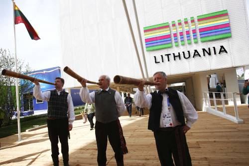 Expo, gli unici a ballare sono i Paesi dell'Est Europa