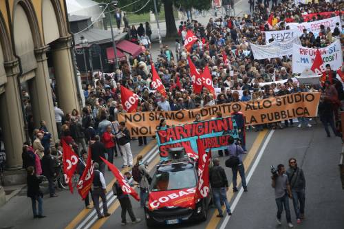 Sulla scuola i sindacati non sentono ragioni: "Modifiche insufficienti"