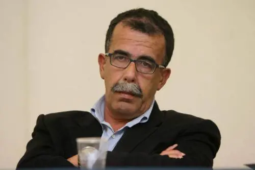 Ruotolo vince le suppletive tra pochi intimi