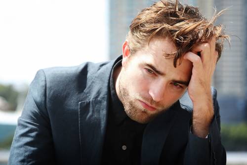 Robert Pattinson, prosegue la storia d'amore con FKA