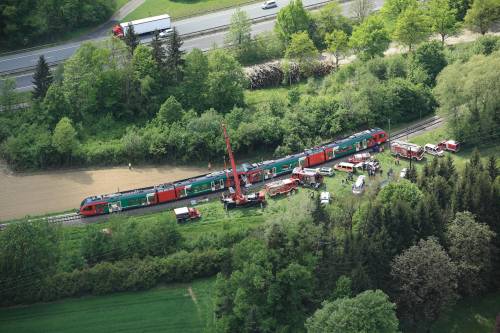 Austria, scontro tra due treni: un morto, molti feriti