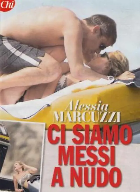 Alessia Marcuzzi e le foto bollenti in barca