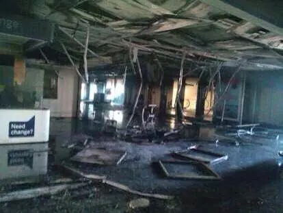 Incendio all'aeroporto di Fiumicino. Domani cancellato il 50% voli