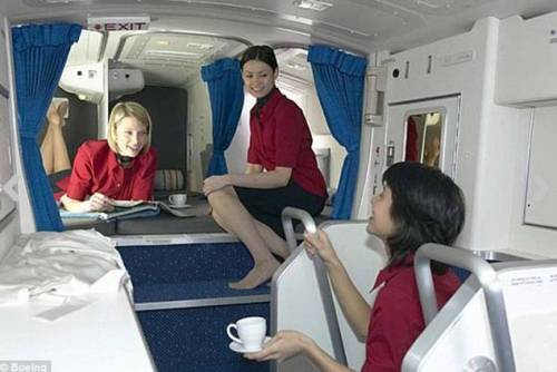 Ecco dove dormono le hostess sugli aerei
