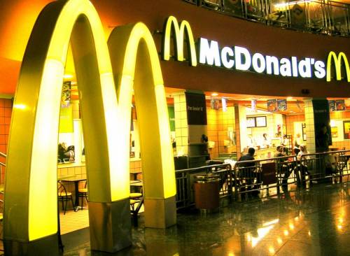 McDonald's ora sfida Nardella: "Pronti a portarti in tribunale"