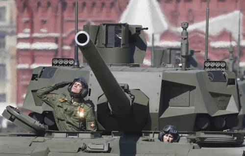 Putin mostra i muscoli. Ecco il nuovo tank russo