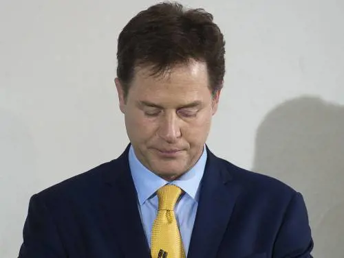 Tre leader lasciano in un'ora Flop Miliband, fratello perdente