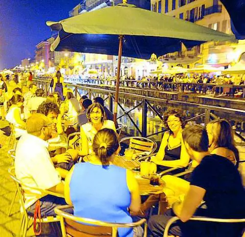 È movida senza regole: non scattano i divieti