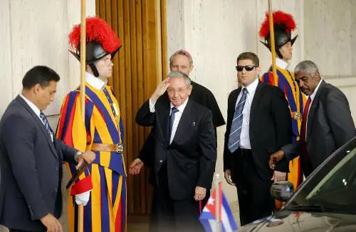 Raul Castro incontra Papa Francesco