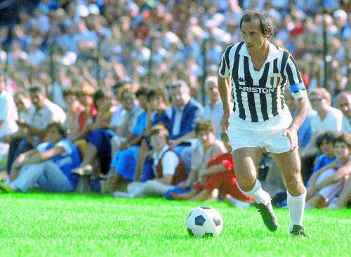 L'ex campione di Juve e Nazionale corre da sindaco per Fi