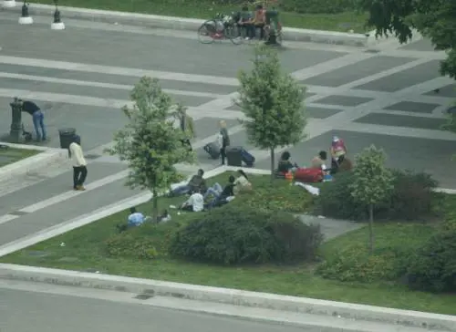 Spariti agenti e vigili tornano i bivacchi: Centrale nel degrado