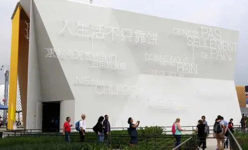 Tre milioni per il padiglione: il Papa bacchetta la sua Chiesa