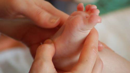Cina, mamma partorisce bimbo concepito nel 2003