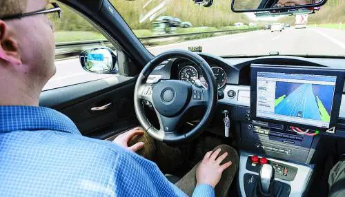 Senza pilota a 130 orari Ma per Bosch il volante deve restare