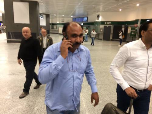 I volti dei pakistani abusivi a Malpensa