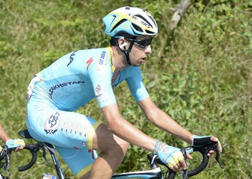 Giro, Aru si scatena sull'Abetone  Ma è Contador la nuova maglia rosa