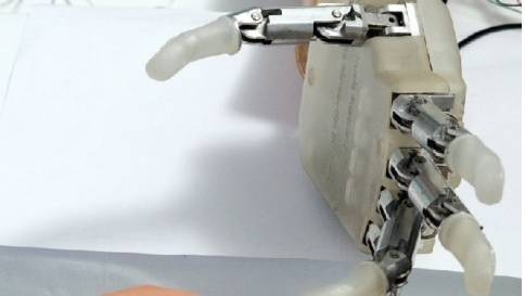 Expo, rubata la mano bionica nel padiglione Toscana: spionaggio o bravata?