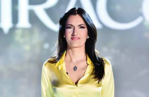 Safiria Leccese: "Io sex symbol! Se vi dicessi dove compro le mutande..."