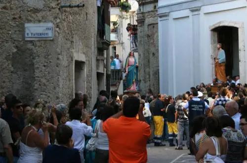 Una processione (foto d'archivio)