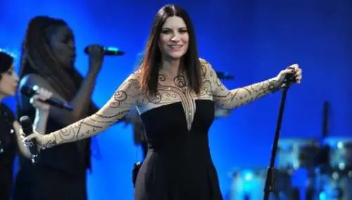 Pausini star di Facebook, Jovanotti re di Twitter