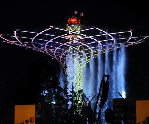 Graffiti, la sinistra sfotte chi pulisce