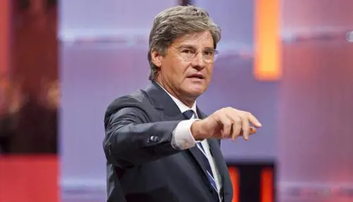Del Debbio si sfila: "Non corro da sindaco, è meglio Berlusconi"