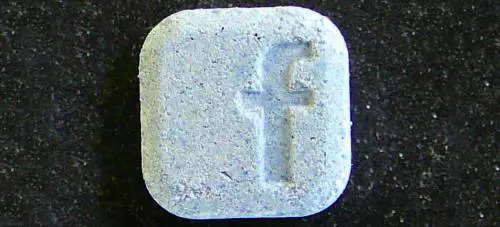 La droga con la "f" di Facebook che trasforma lo sballo in morte