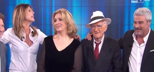 Domenica In, quei saluti glaciali tra Paola Perego e Pino Insegno