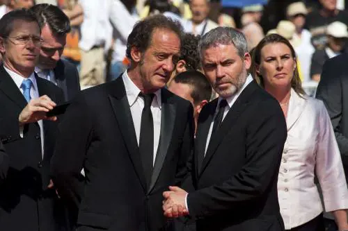 La furia della crisi economica porta la realtà sulla Croisette