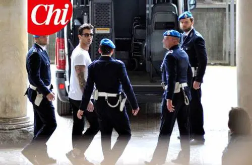 Corona, il chirurgo dei vip in comunità: "Ridargli l'aspetto che aveva prima del carcere"