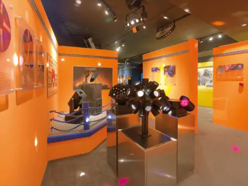 La luce dà spettacolo al museo dell'illuminazione scenografica