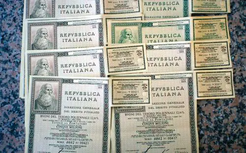 Vicenza, scopre due buoni del Tesoro in un album di fotografie: valgono 70mila euro