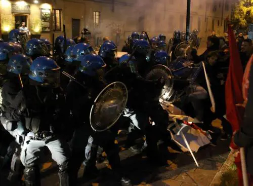 Segrate, Salvini attaccato dagli antagonisti
