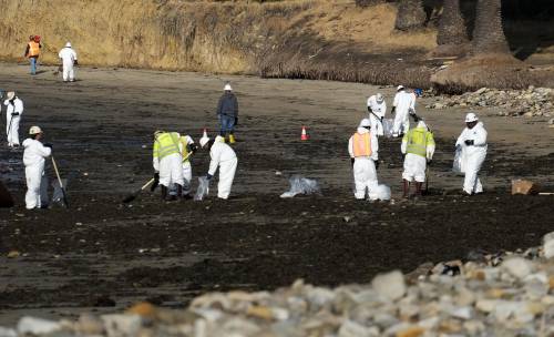 California, marea nera dopo rottura oleodotto