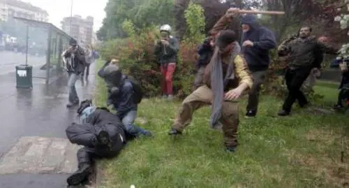 Ora il black bloc fa il pentito «Chiedo scusa al poliziotto»