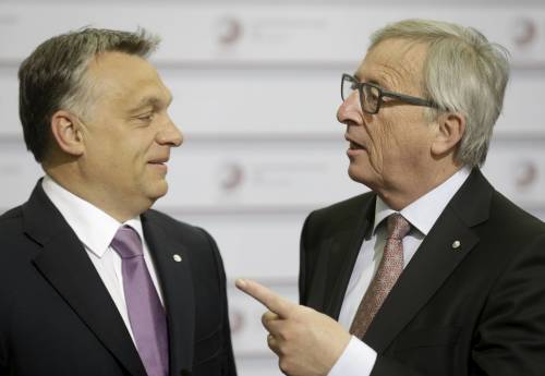 "Ciao, dittatore..." Il saluto choc di Juncker al premier Viktor Orban