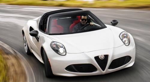 Alfa 4C Spider «apre» alla leggenda